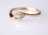 custom gold engagement ring